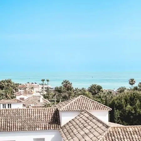 Amazing Triplex By The Beach Apartment *