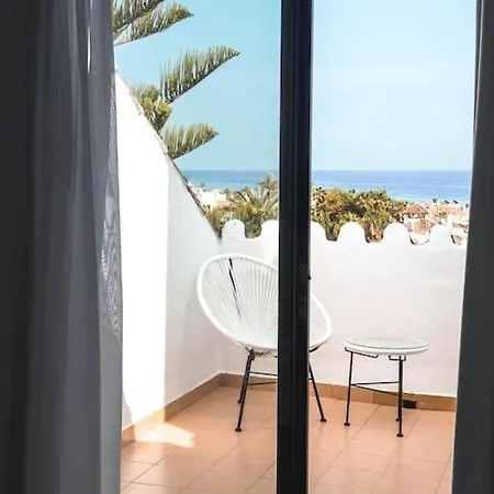 Amazing Triplex By The Beach Apartment *